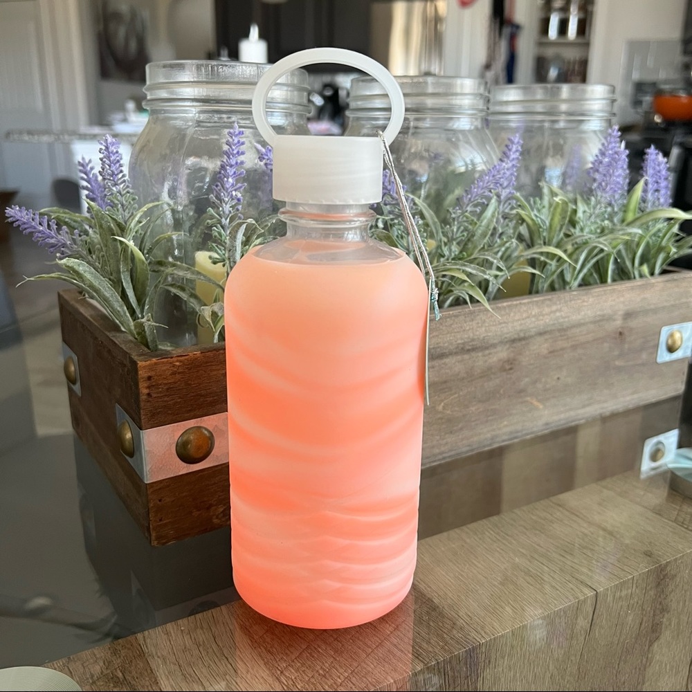 Izzie Glass Water Bottle with Removable Silicone Grip NWT